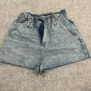 Zara paperbag shorts size 6